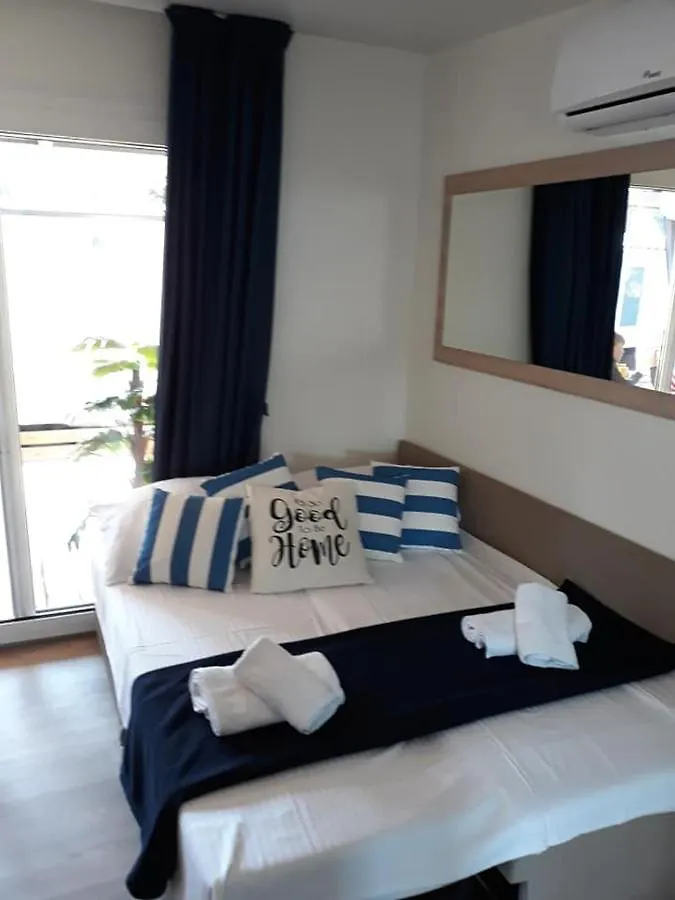 **** Kemping Mobile Home Morska Vila Biograd na Moru Horvátország