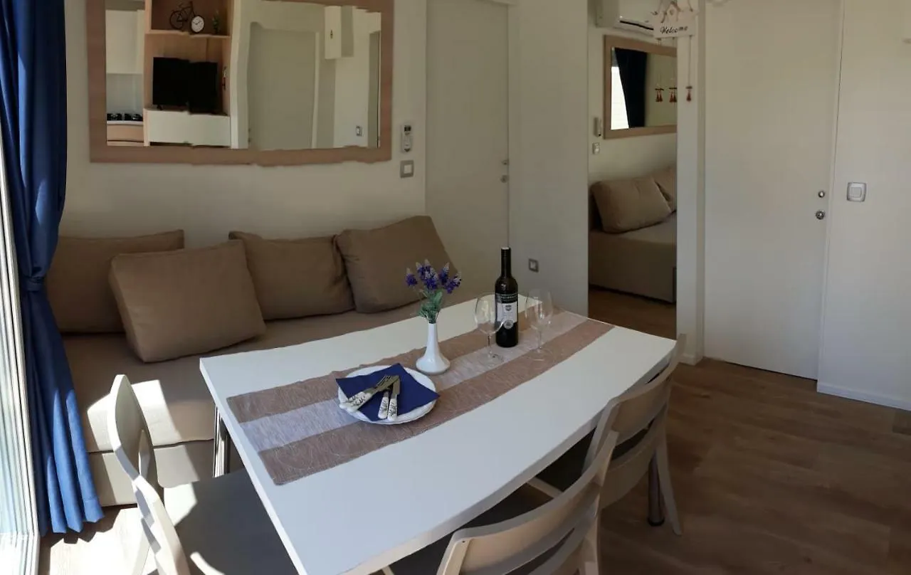 Mobile Home Morska Vila Biograd na Moru Horvátország